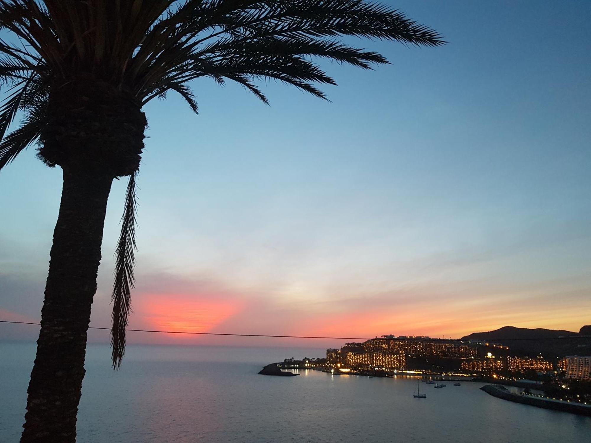 Apartamento Deluxe Seaview-Sunsets !Transfe-R Inc! Pool,2Aircond,2Tv65",600Mb Dishwasher,,2 Beaches,Anfi-View Patalavaca Exterior foto